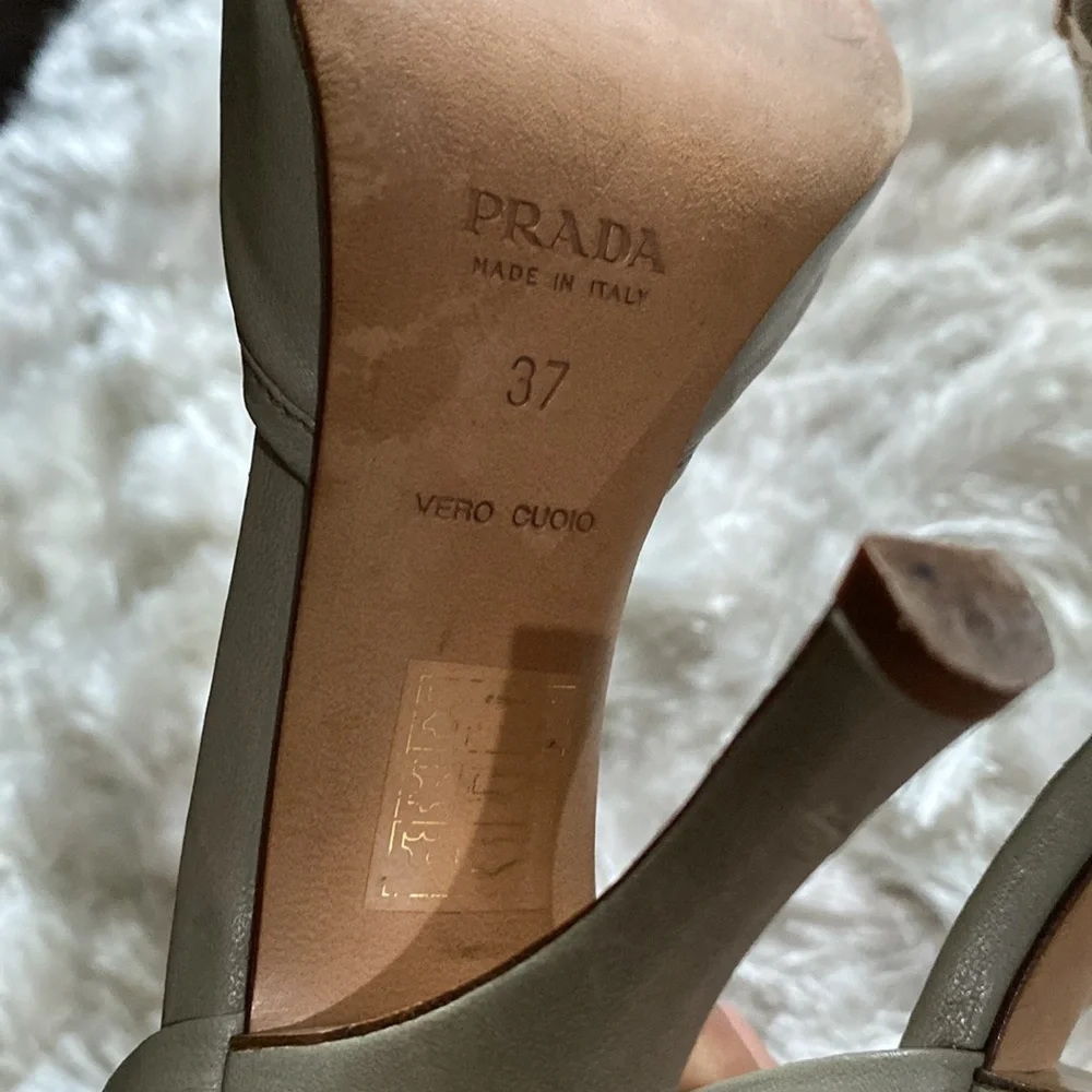 PRADA GREY taupe LEATHER PUMPS W/ GROSGRAIN BOW size 37 us 6.5 - Picture 6 of 9